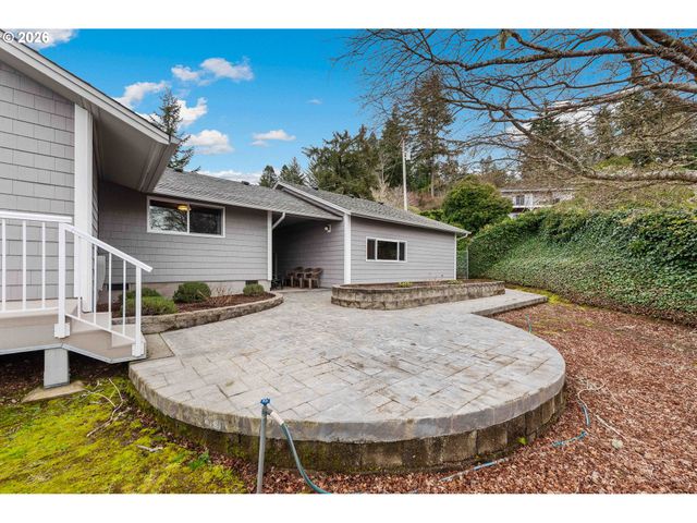 93961 BRIDGE VIEW Ln, North Bend, OR 97459