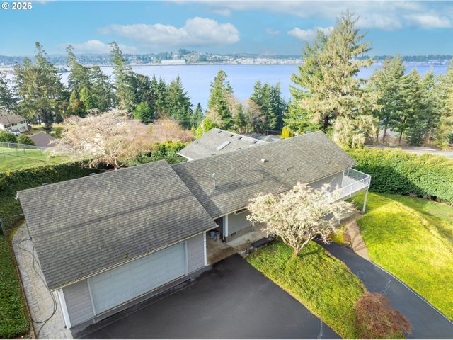 93961 BRIDGE VIEW Ln, North Bend, OR 97459