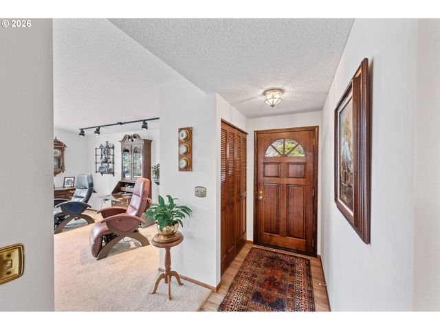 93961 BRIDGE VIEW Ln, North Bend, OR 97459