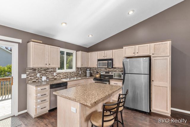 15448 Meadowlark Drive, Grand Haven, MI 49417