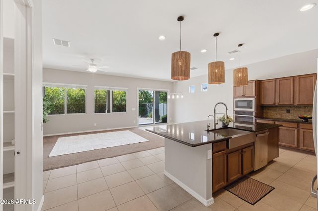 41301 W SUSSEX Drive, Maricopa, AZ 85138