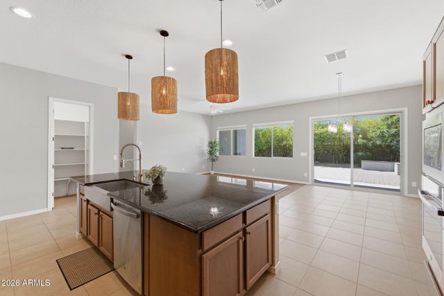 41301 W SUSSEX Drive, Maricopa, AZ 85138