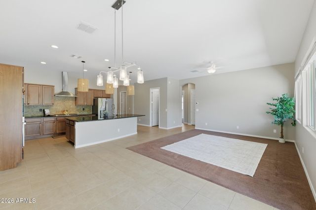 41301 W SUSSEX Drive, Maricopa, AZ 85138