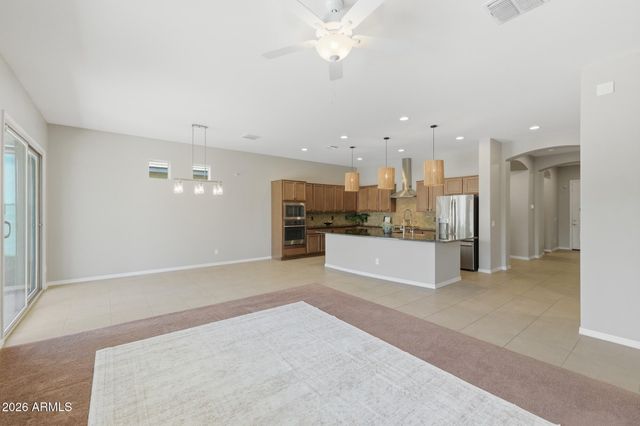 41301 W SUSSEX Drive, Maricopa, AZ 85138