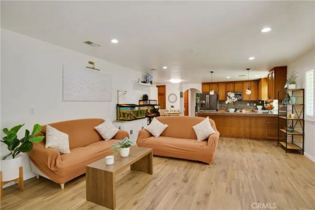 25142 Walnut St., Newhall, CA 91321