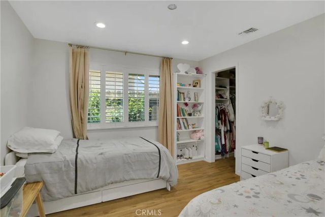 25142 Walnut St., Newhall, CA 91321