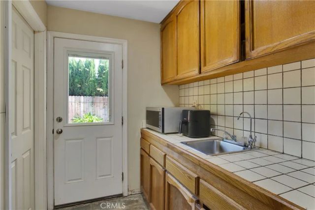 25142 Walnut St., Newhall, CA 91321