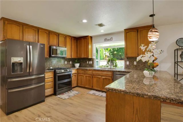 25142 Walnut St., Newhall, CA 91321