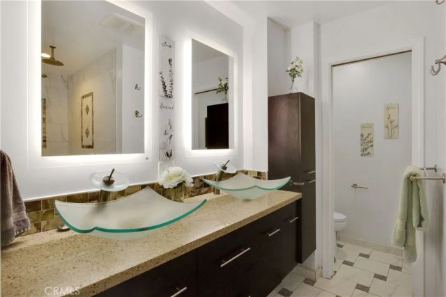 25142 Walnut St., Newhall, CA 91321