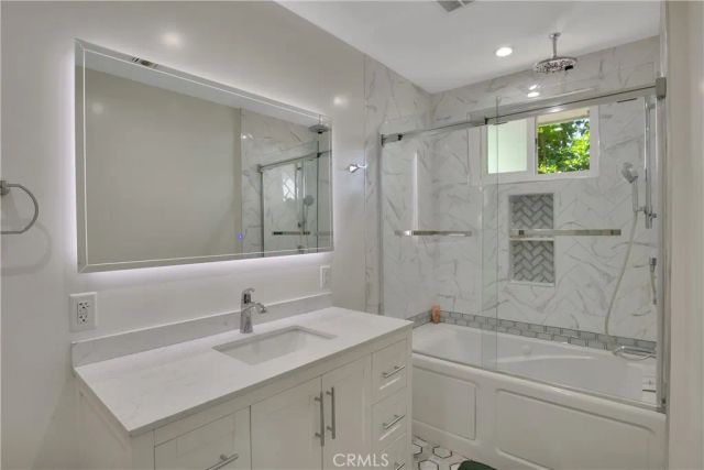 25142 Walnut St., Newhall, CA 91321