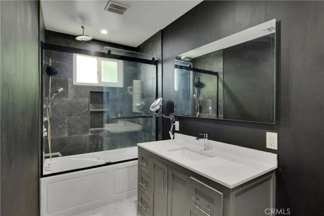 25142 Walnut St., Newhall, CA 91321