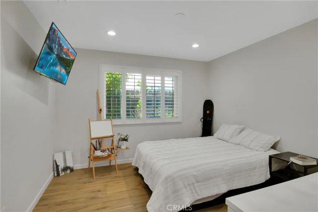 25142 Walnut St., Newhall, CA 91321