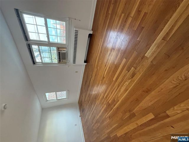 275 Grand Avenue 15B, Englewood, NJ 07631