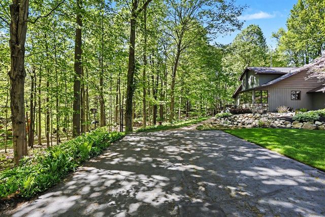 2913 Grange Road, Berrien Springs, MI 49103