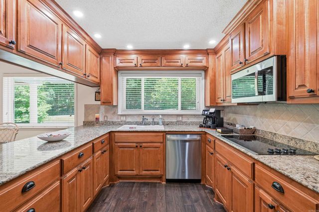 107 Hillside Drive, Fairfield Bay, AR 72088