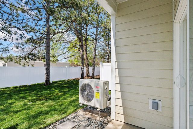 425 W 8th Street 21, New Richmond, WI 54017