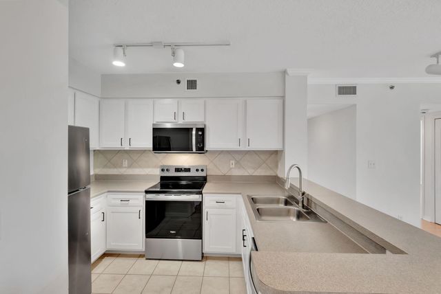 2665 SW 37th Avenue 207, Miami, FL 33133