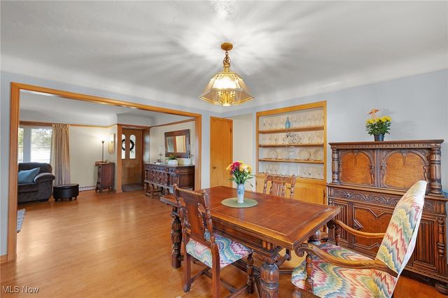 5668 Allendale Drive, North Olmsted, OH 44070