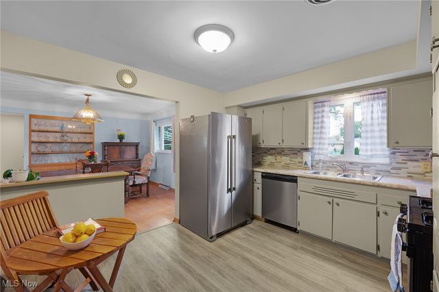 5668 Allendale Drive, North Olmsted, OH 44070