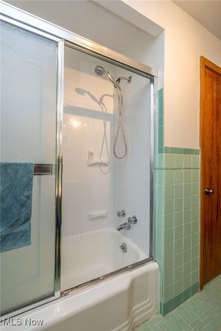 5668 Allendale Drive, North Olmsted, OH 44070