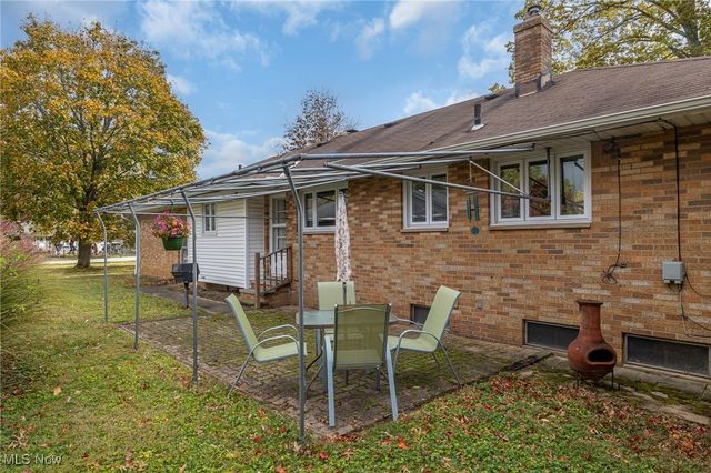 5668 Allendale Drive, North Olmsted, OH 44070