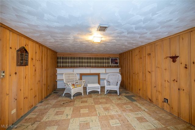 5668 Allendale Drive, North Olmsted, OH 44070