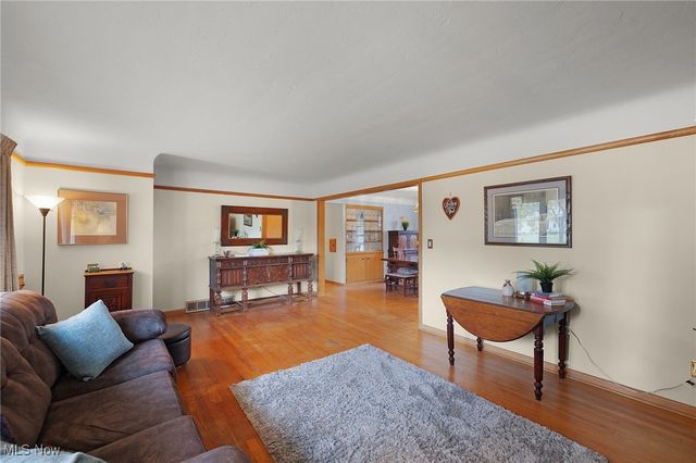 5668 Allendale Drive, North Olmsted, OH 44070