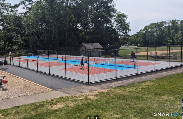 90 2nd Street, Fairfield, CT 06825