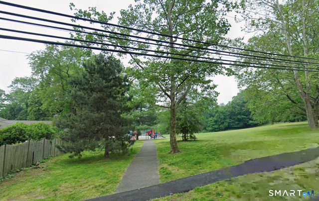 90 2nd Street, Fairfield, CT 06825