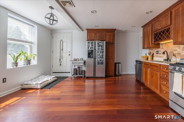 90 2nd Street, Fairfield, CT 06825