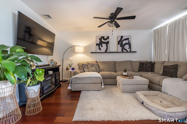 90 2nd Street, Fairfield, CT 06825