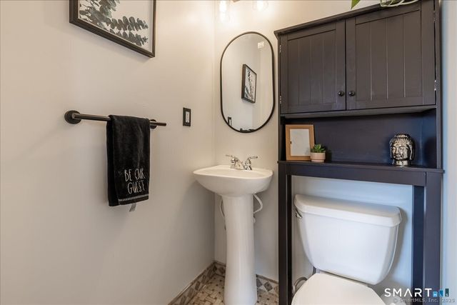 90 2nd Street, Fairfield, CT 06825