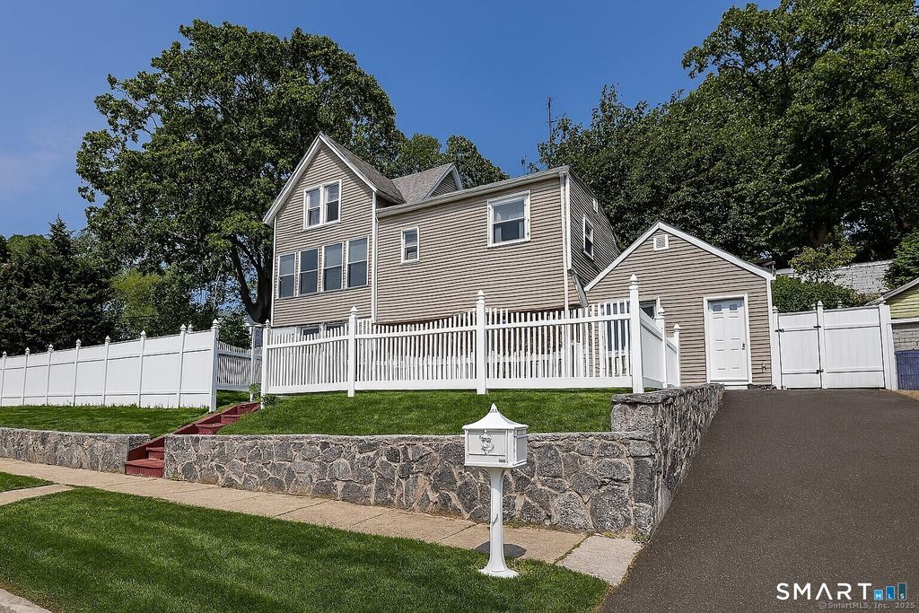 90 2nd Street, Fairfield, CT 06825