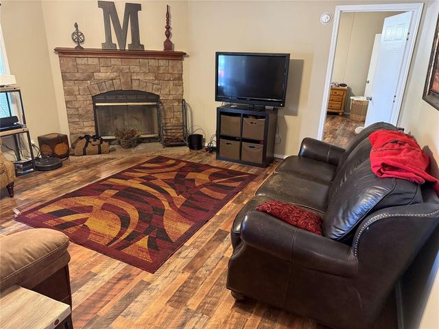 102 Castle Rock Lane, Shawnee, OK 74804