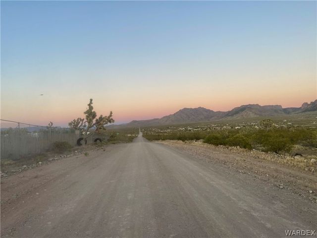 000 KINGMAN Drive, Dolan Springs, AZ 86441