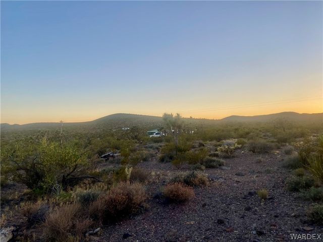 000 KINGMAN Drive, Dolan Springs, AZ 86441