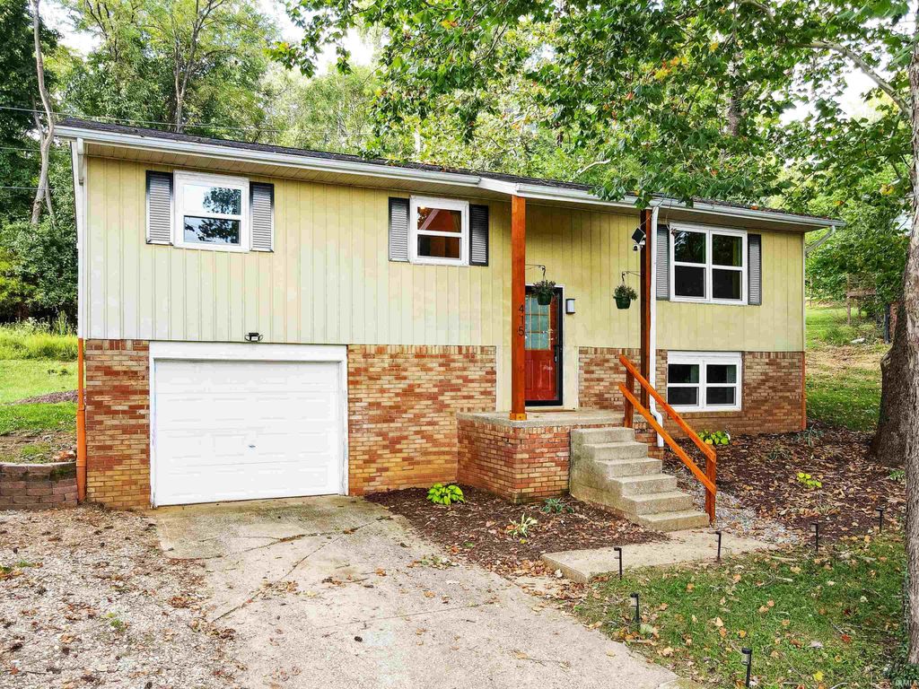 415 N Chandler Drive, Ellettsville, IN 47429