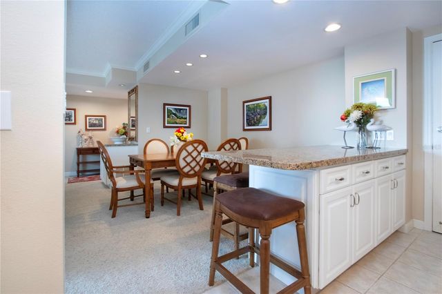 1212 BENJAMIN FRANKLIN DRIVE 607, Sarasota, FL 34236