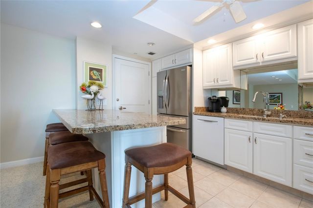 1212 BENJAMIN FRANKLIN DRIVE 607, Sarasota, FL 34236