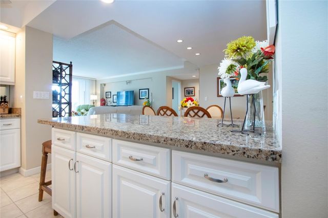 1212 BENJAMIN FRANKLIN DRIVE 607, Sarasota, FL 34236