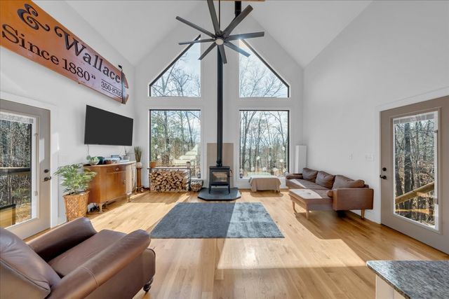 4125 Indian Mound Rd, Sparta, TN 38583