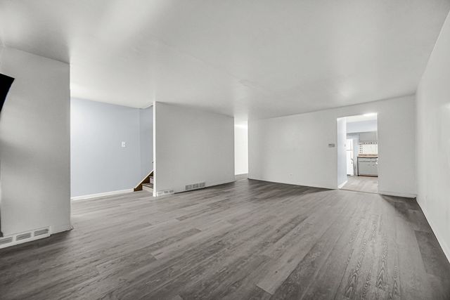 2303 E 100th Street, Chicago, IL 60617