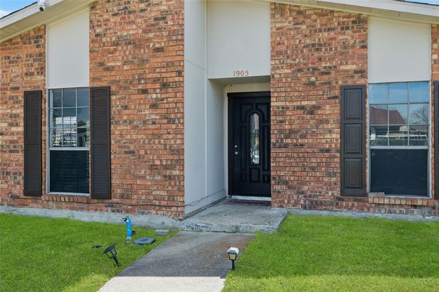 1905 Montana Trail, Grand Prairie, TX 75052