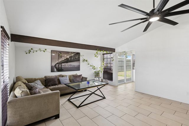 1905 Montana Trail, Grand Prairie, TX 75052