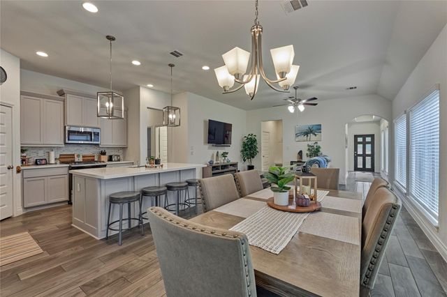 233 N Carson Cub Court, Montgomery, TX 77316