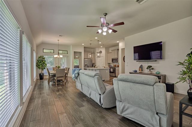 233 N Carson Cub Court, Montgomery, TX 77316