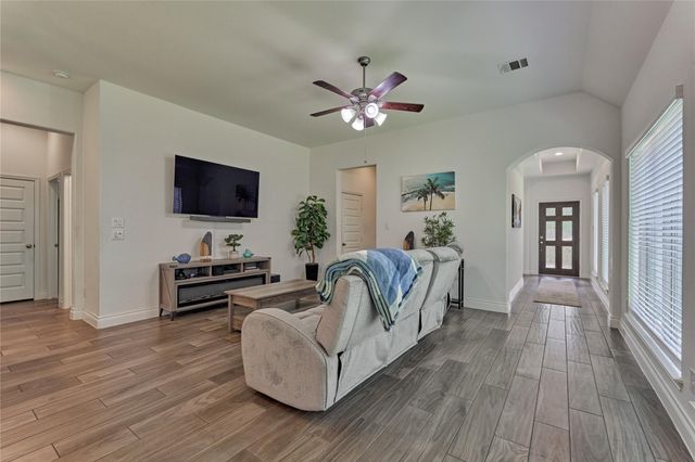 233 N Carson Cub Court, Montgomery, TX 77316