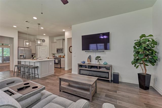 233 N Carson Cub Court, Montgomery, TX 77316