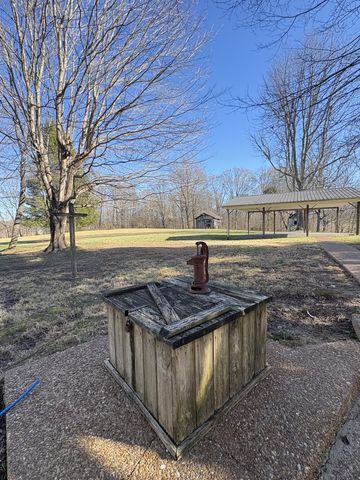 328 Lafayette Rd, Red Boiling Springs, TN 37150