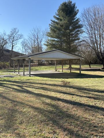 328 Lafayette Rd, Red Boiling Springs, TN 37150